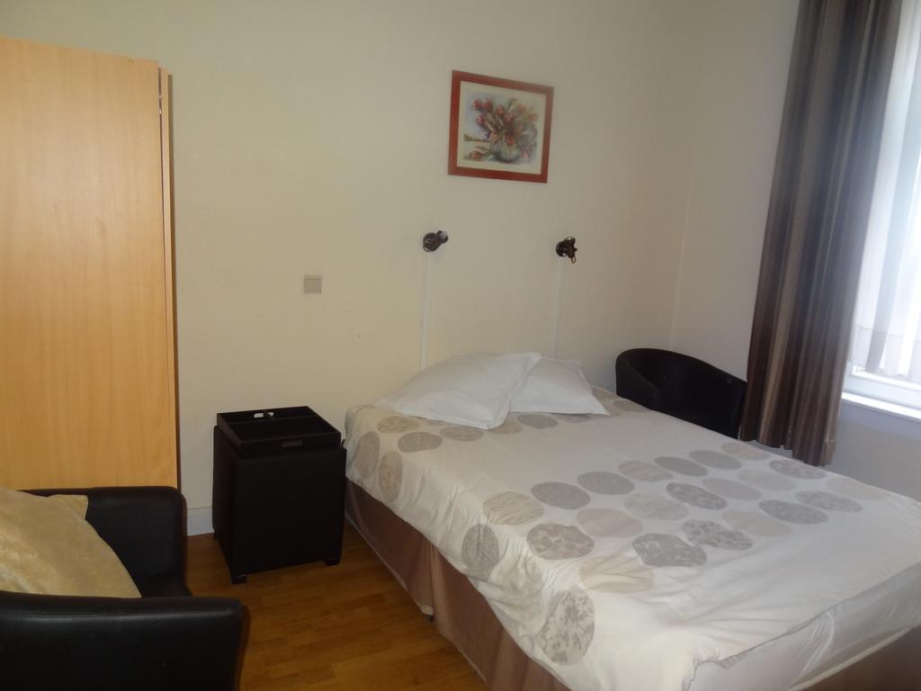 Logies Ocelot Hotel Остенде Екстериор снимка